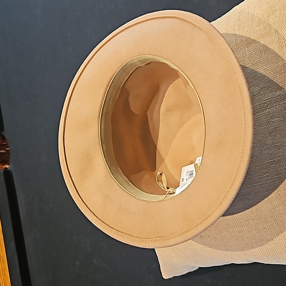 Halogen adjustable fit tan Fedora hat with leopard ribbon - Picture 5 of 11